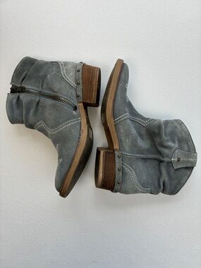 Sundance Etta Ankle Boots Gray Suede Western Slouch 9